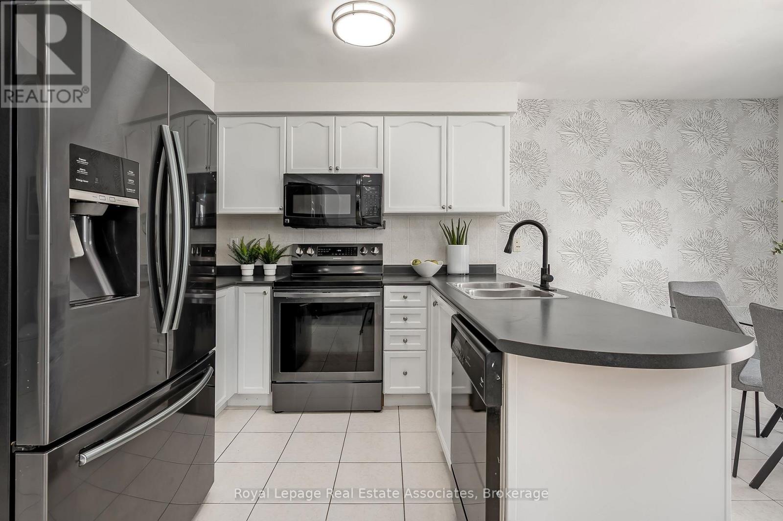 1130 Zimmerman Crescent, Milton, Ontario  L9T 5T2 - Photo 11 - W12851816