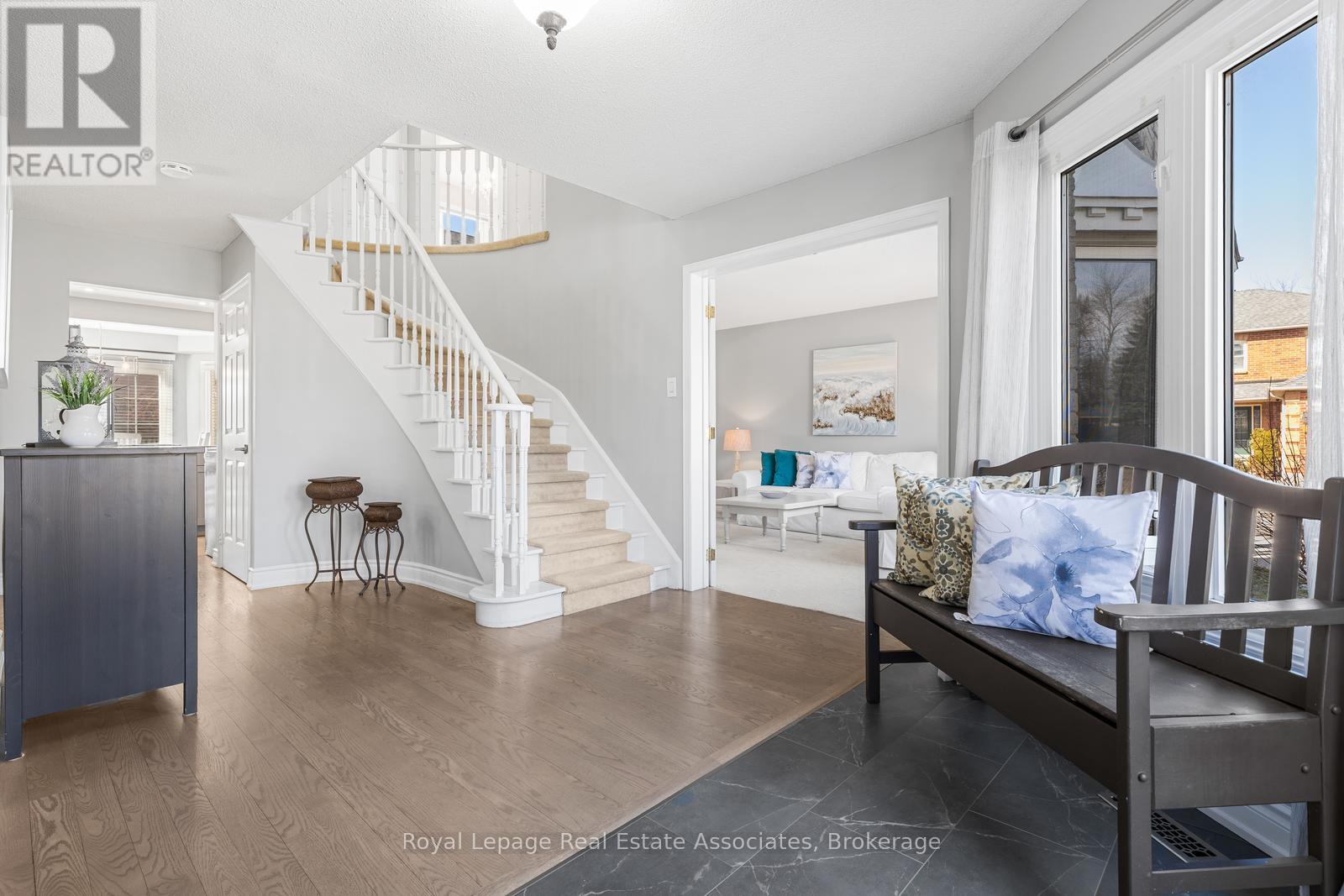 6762 Snow Goose Lane, Mississauga, Ontario  L5N 5J2 - Photo 3 - W12870326