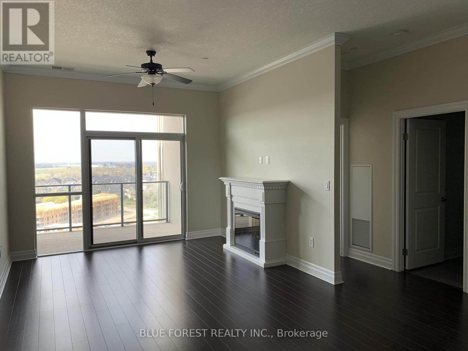 1208 - 240 Villagewalk Boulevard, London North, Ontario  N6G 0P6 - Photo 5 - X12871268