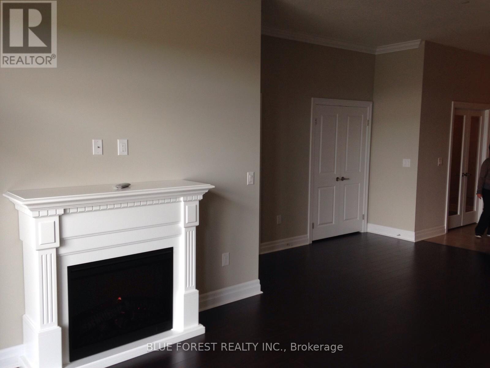 1208 - 240 Villagewalk Boulevard, London North, Ontario  N6G 0P6 - Photo 6 - X12871268