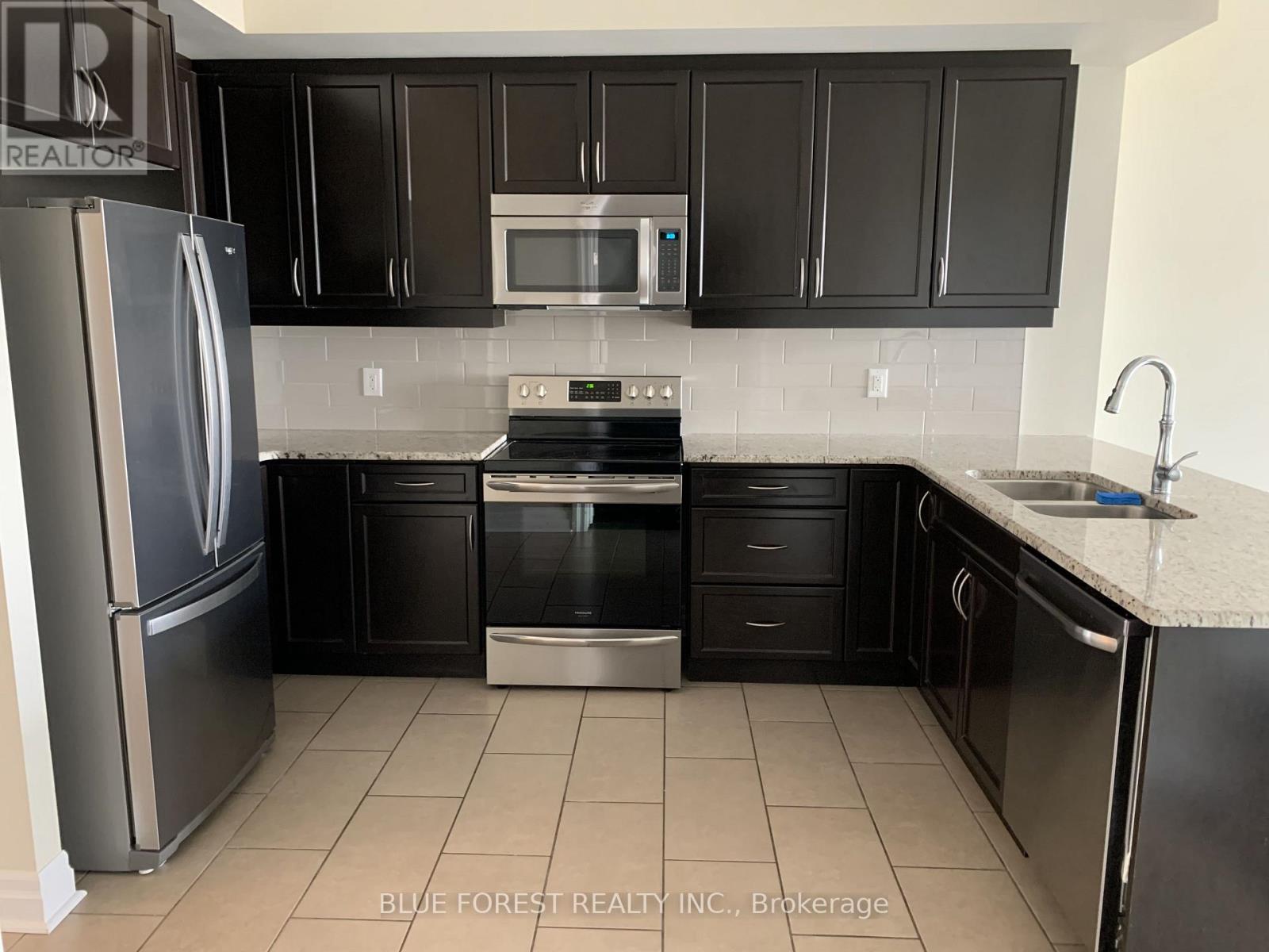 1208 - 240 Villagewalk Boulevard, London North, Ontario  N6G 0P6 - Photo 8 - X12871268