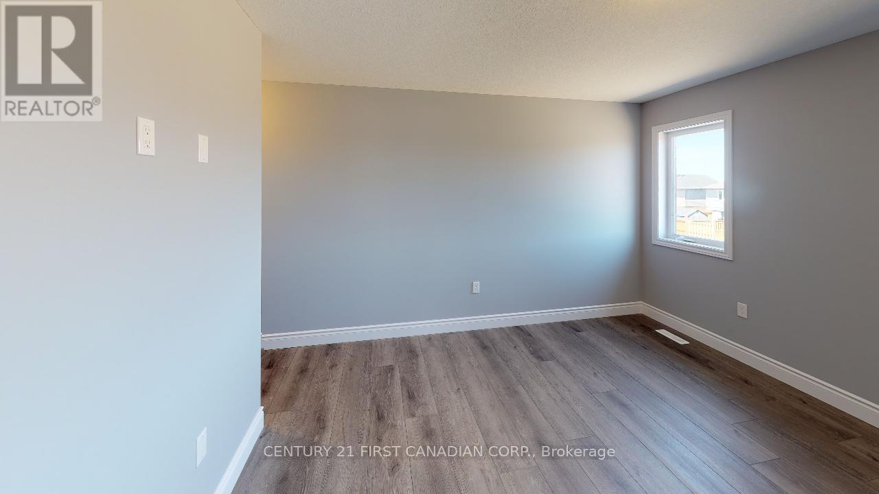 22 Postma Crescent, North Middlesex, Ontario  N0M 1A0 - Photo 22 - X12871320