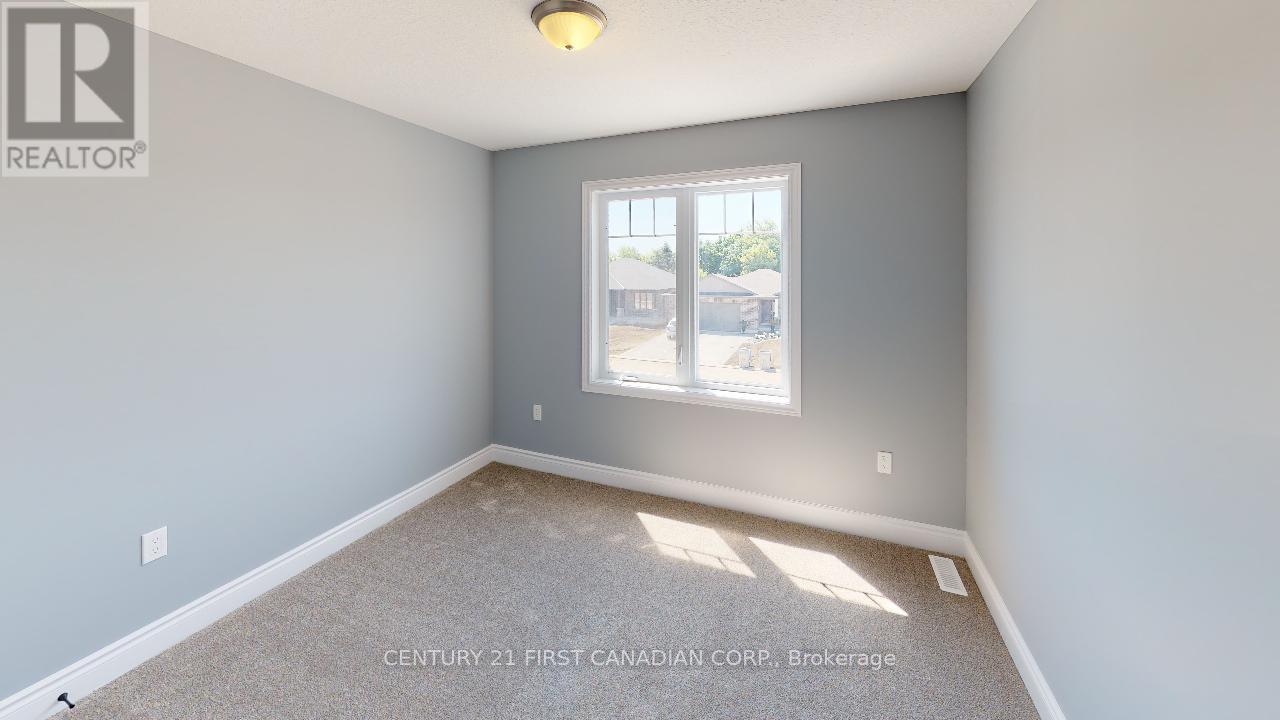 22 Postma Crescent, North Middlesex, Ontario  N0M 1A0 - Photo 23 - X12871320