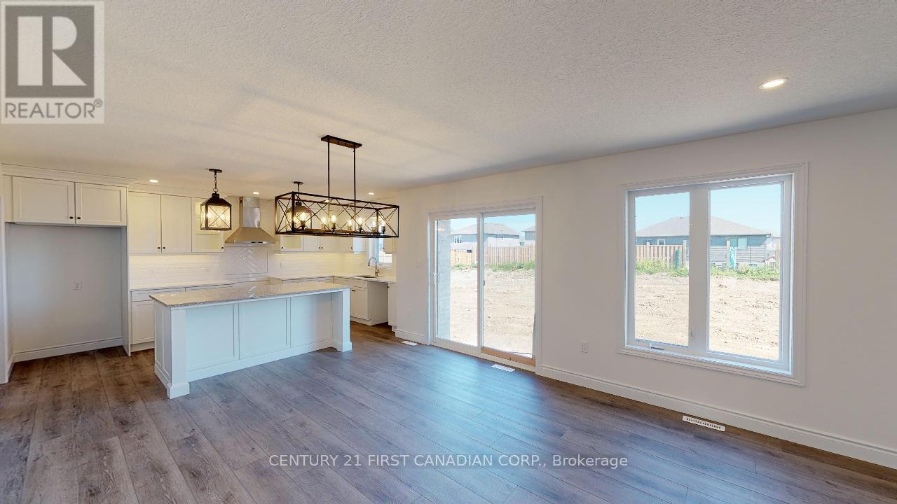 22 Postma Crescent, North Middlesex, Ontario  N0M 1A0 - Photo 6 - X12871320