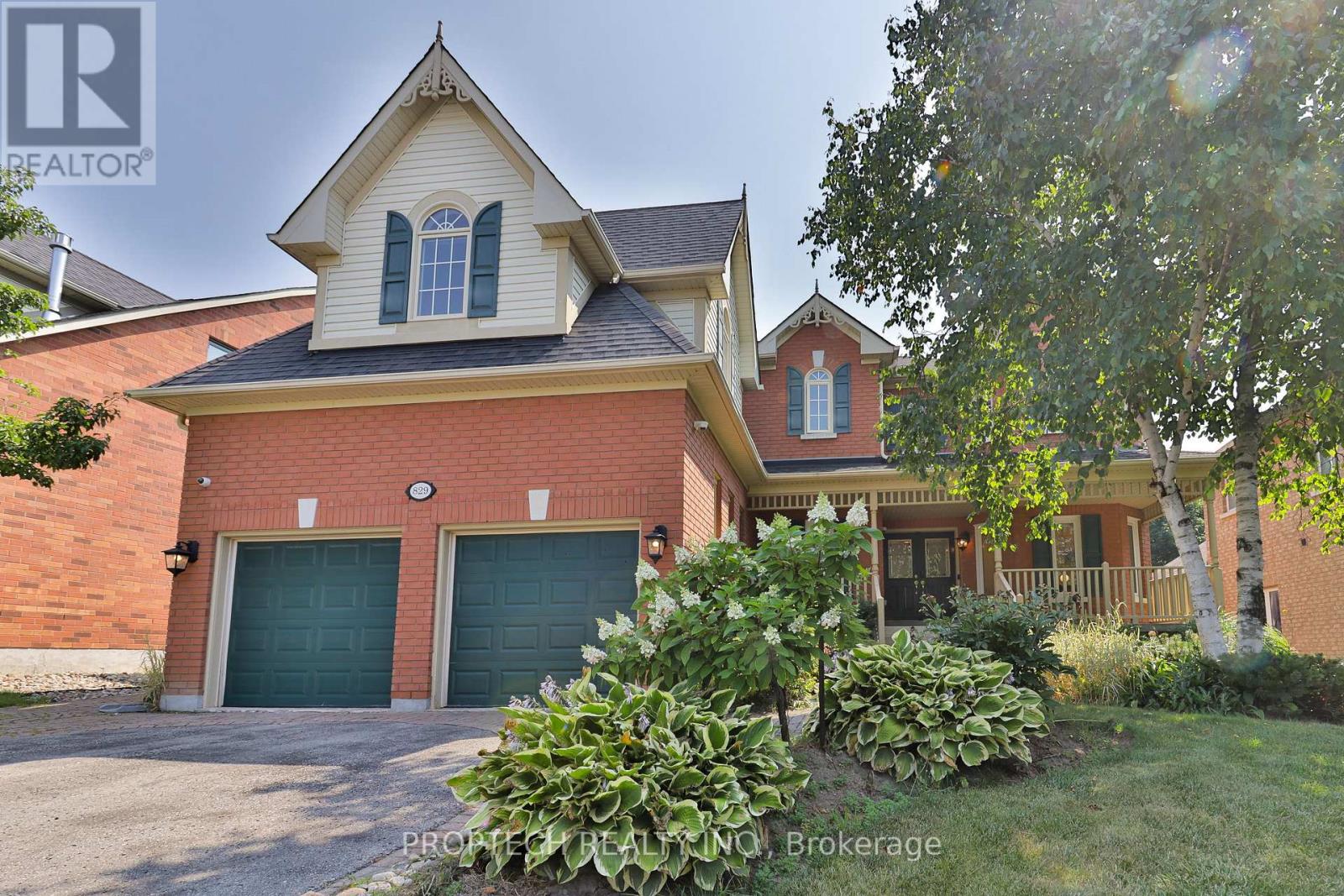 829 Quantra Crescent, Newmarket (Stonehaven-Wyndham), Ontario  L3X 1M8 - Photo 2 - N12871338