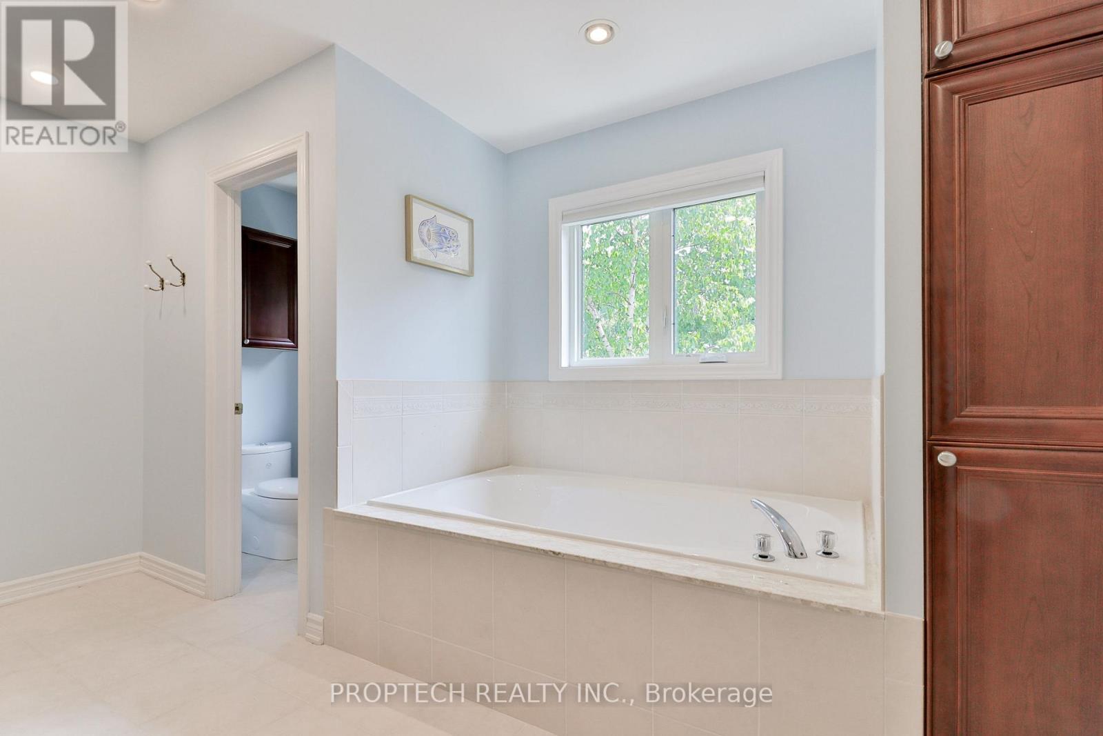 829 Quantra Crescent, Newmarket (Stonehaven-Wyndham), Ontario  L3X 1M8 - Photo 21 - N12871338