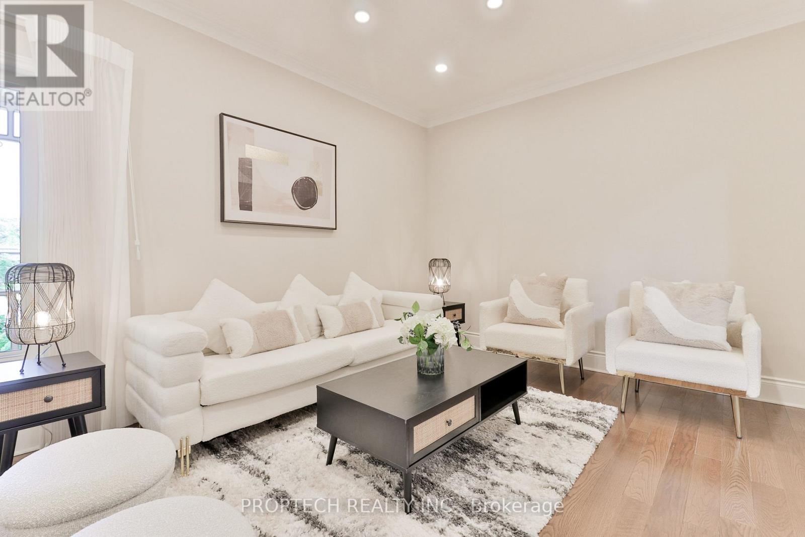 829 Quantra Crescent, Newmarket (Stonehaven-Wyndham), Ontario  L3X 1M8 - Photo 7 - N12871338