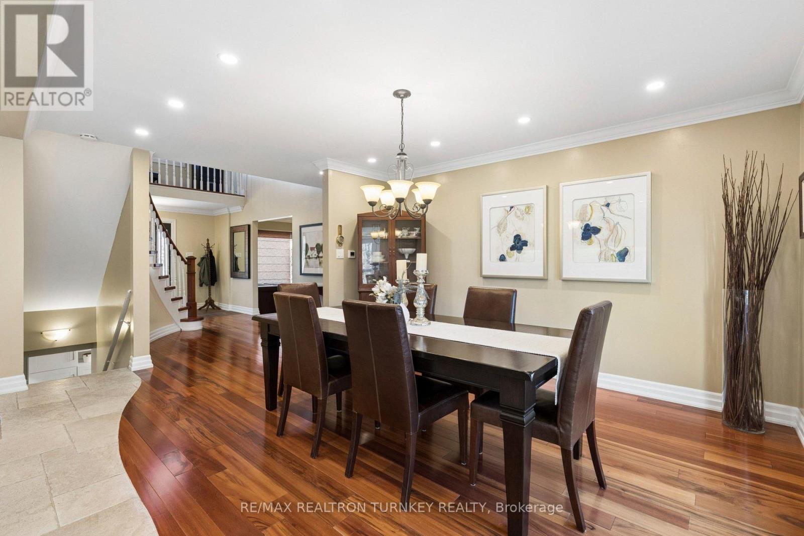 22 Trillium Drive, Aurora, Ontario  L4G 5X9 - Photo 11 - N12871372