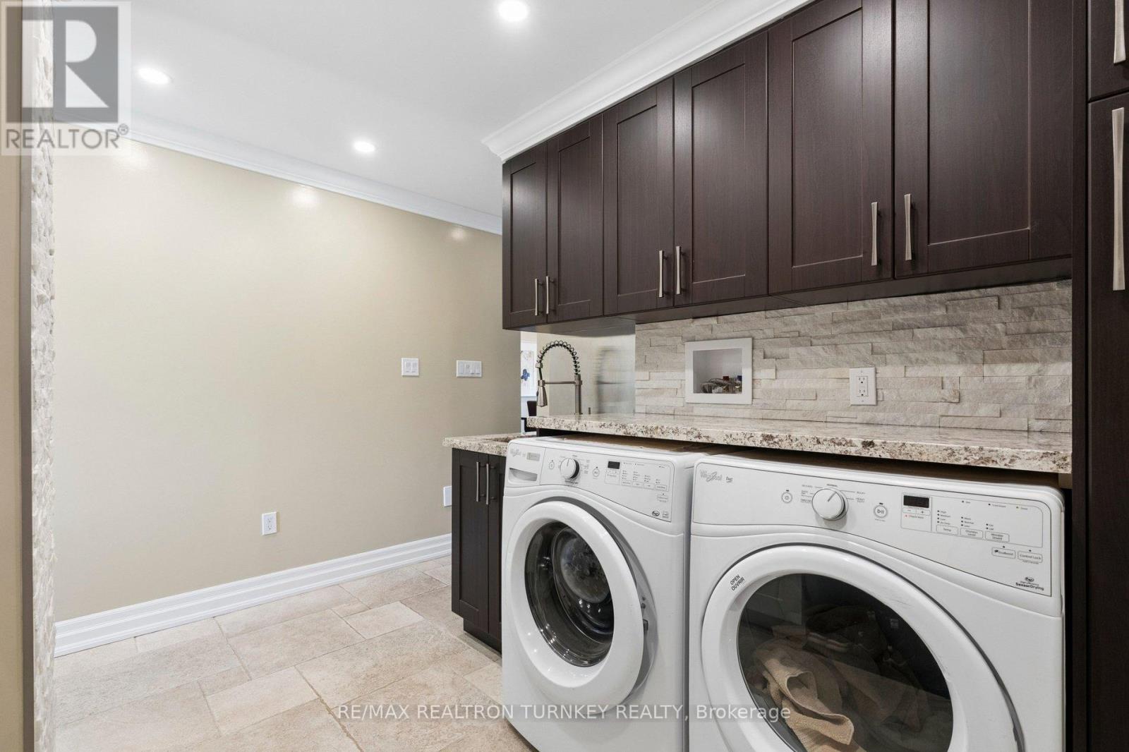 22 Trillium Drive, Aurora, Ontario  L4G 5X9 - Photo 16 - N12871372