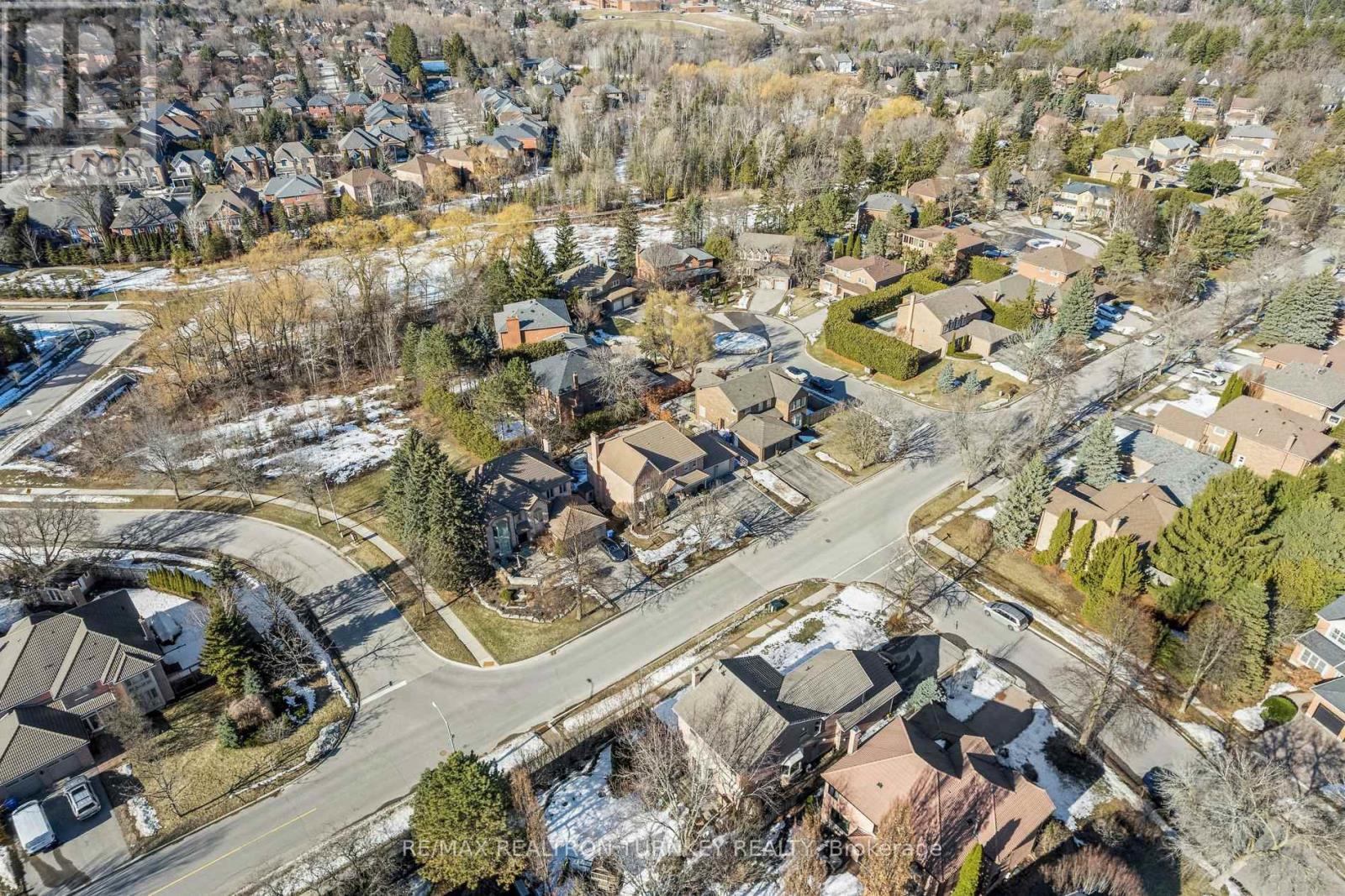 22 Trillium Drive, Aurora, Ontario  L4G 5X9 - Photo 36 - N12871372