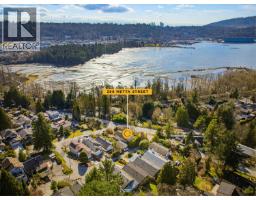 389 METTA STREET, Port Moody, British Columbia