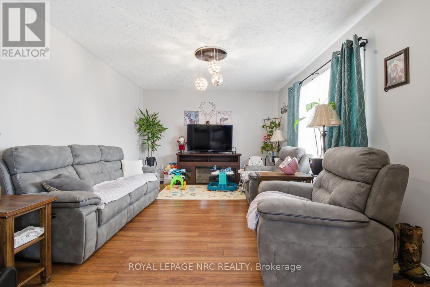 595 Lincoln Street, Welland, Ontario  L3B 4R1 - Photo 5 - X12871258