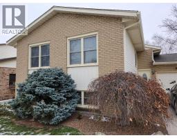 15 MONARCH DRIVE, Chatham, Ontario