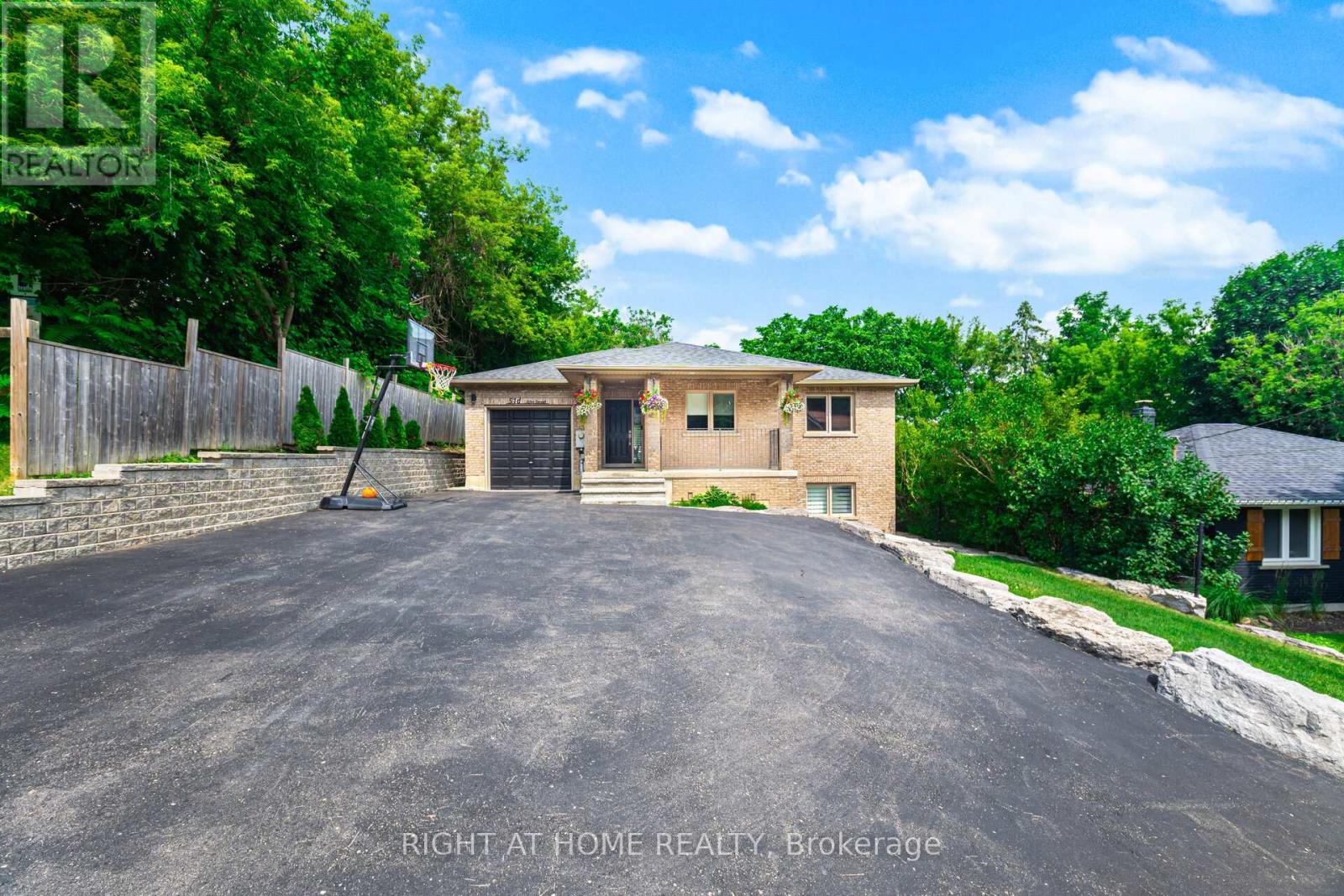 51d John Street, Halton Hills, Ontario  L7G 2J9 - Photo 2 - W12871226