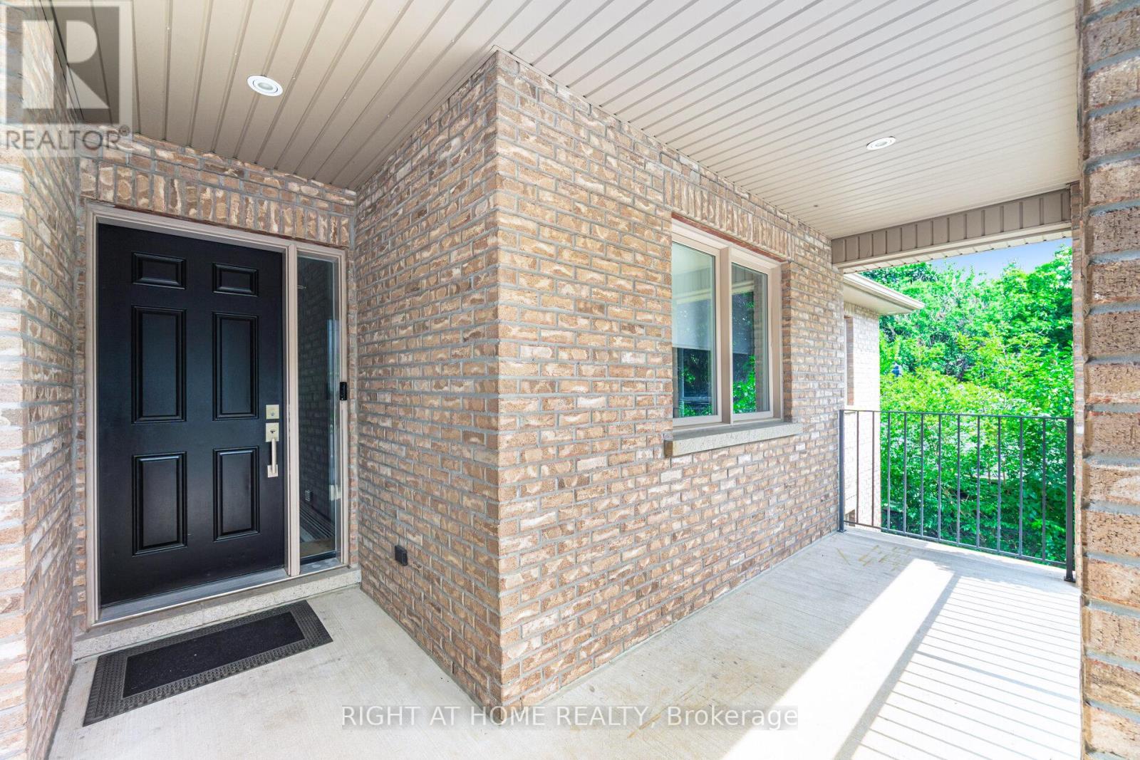 51d John Street, Halton Hills, Ontario  L7G 2J9 - Photo 3 - W12871226