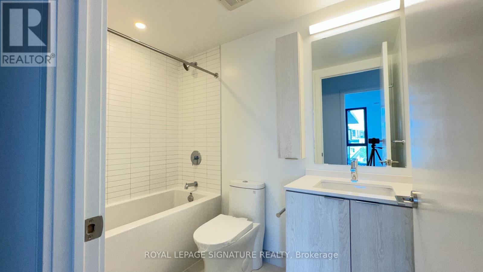 326 - 86 Dundas Street E, Mississauga, Ontario  L5A 1W4 - Photo 7 - W12871286