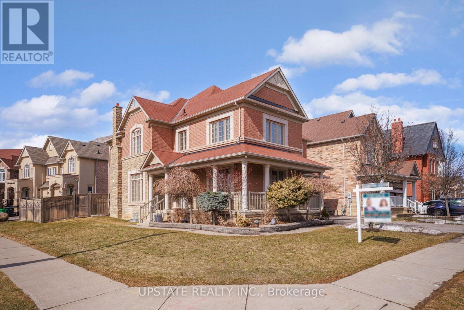 2 Beachville Circle, Brampton, Ontario  L6X 0V4 - Photo 3 - W12871324