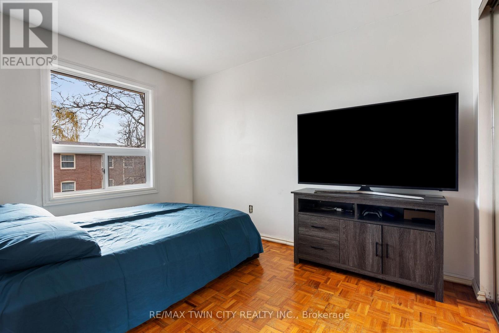 17 - 7 Eden Park Drive, Brampton, Ontario  L6T 3A5 - Photo 4 - W12871340