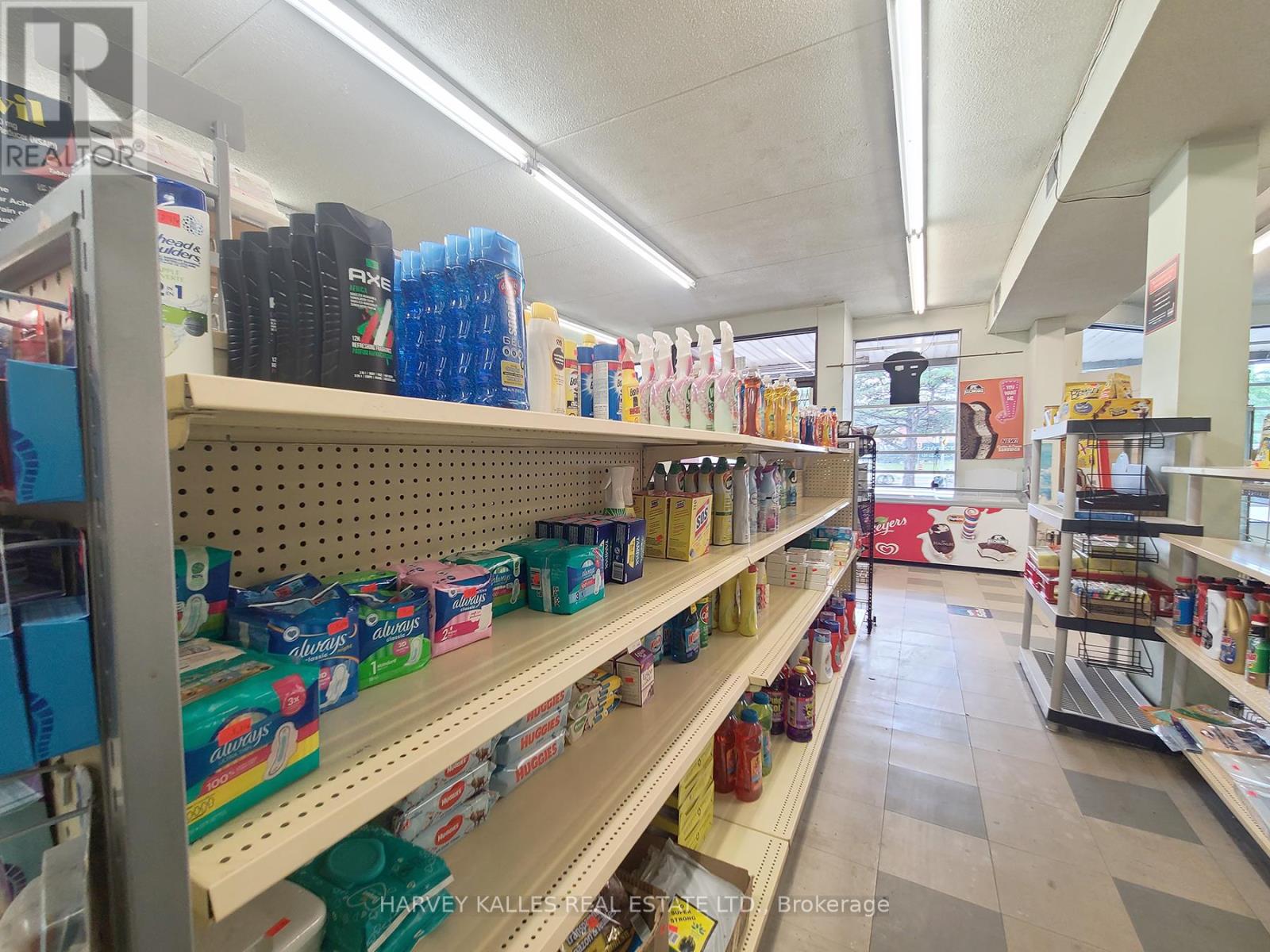 3829 Lake Shore Boulevard W, Toronto (Long Branch), Ontario  M8W 1R3 - Photo 5 - W12871342