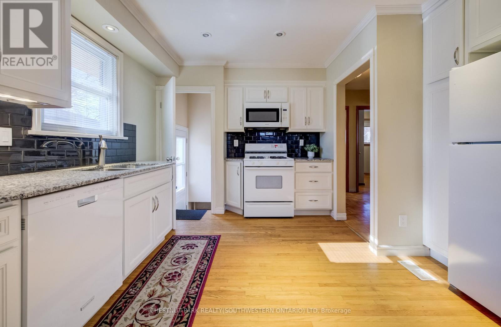 588 Krug Street, Kitchener, Ontario  N2B 1L7 - Photo 16 - X12871264