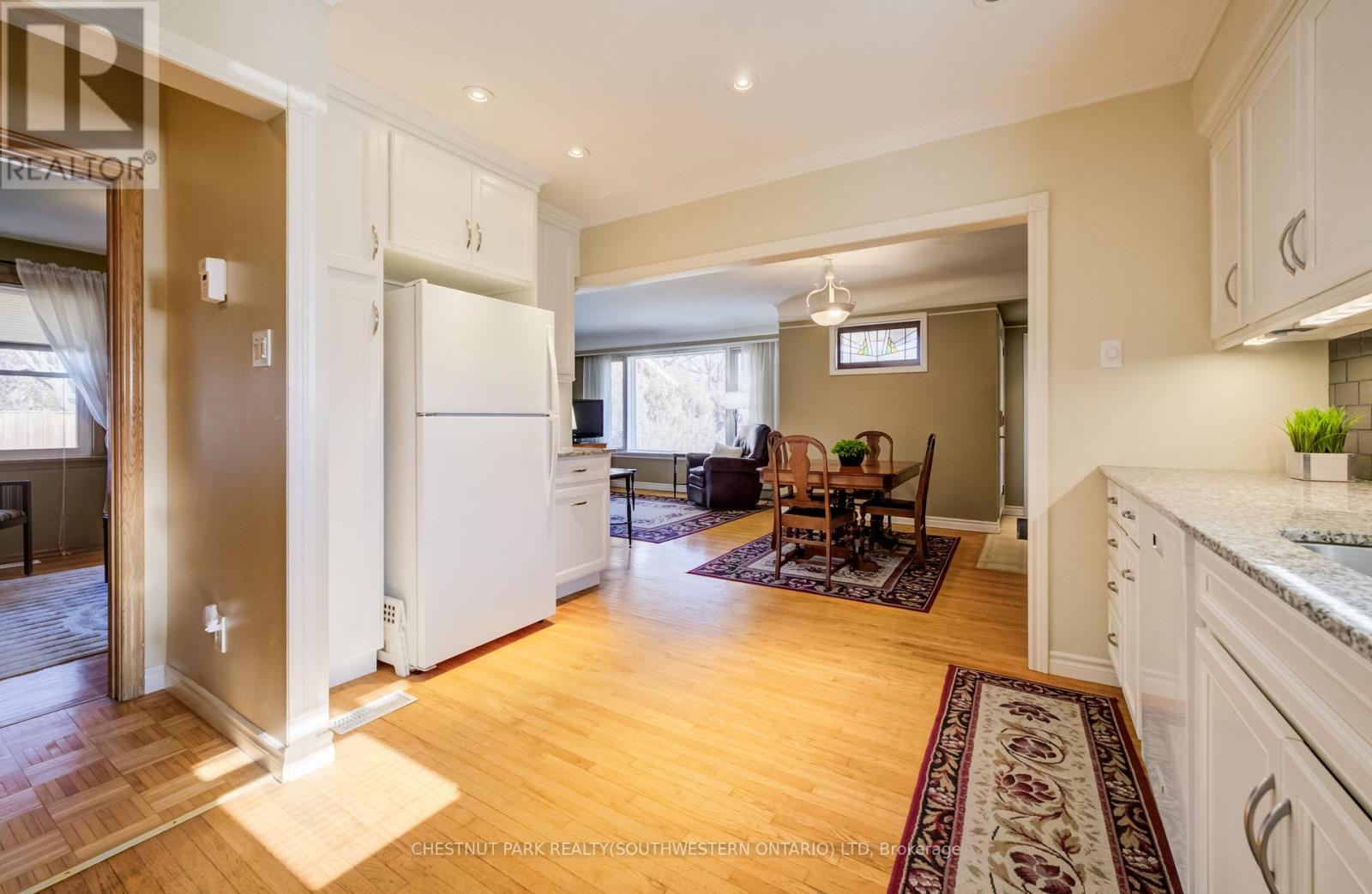 588 Krug Street, Kitchener, Ontario  N2B 1L7 - Photo 18 - X12871264