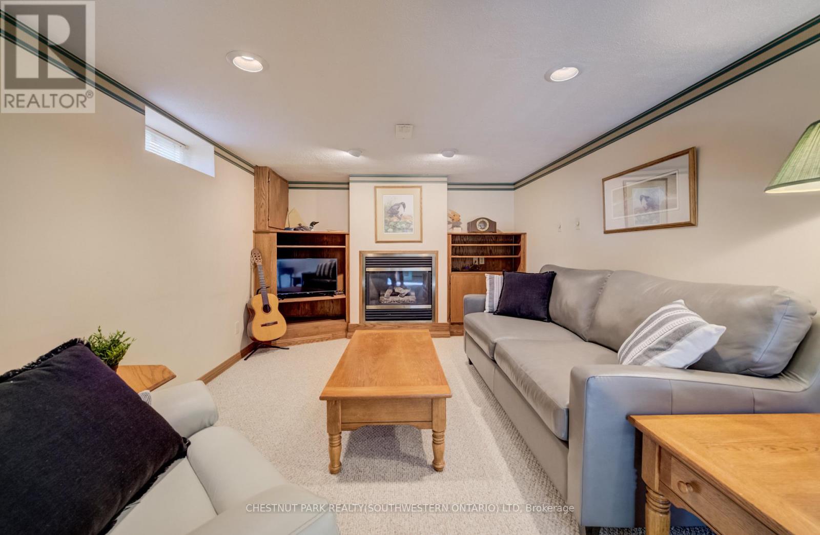 588 Krug Street, Kitchener, Ontario  N2B 1L7 - Photo 31 - X12871264