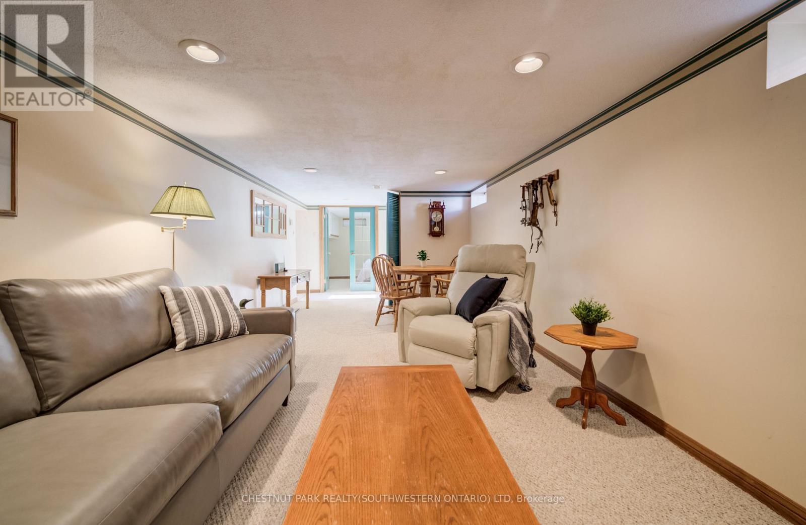 588 Krug Street, Kitchener, Ontario  N2B 1L7 - Photo 32 - X12871264