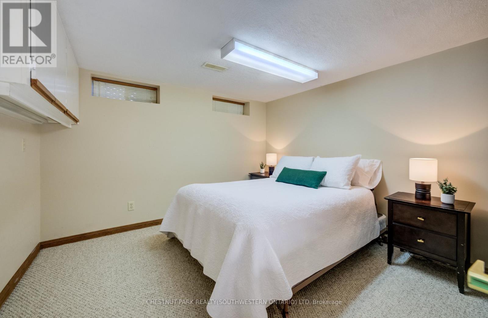 588 Krug Street, Kitchener, Ontario  N2B 1L7 - Photo 33 - X12871264