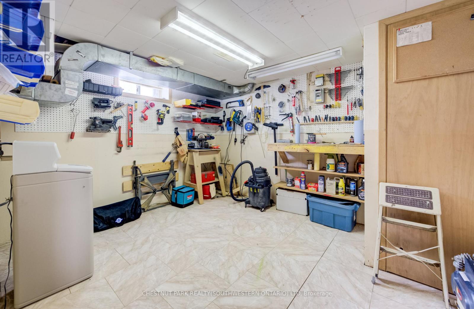 588 Krug Street, Kitchener, Ontario  N2B 1L7 - Photo 34 - X12871264