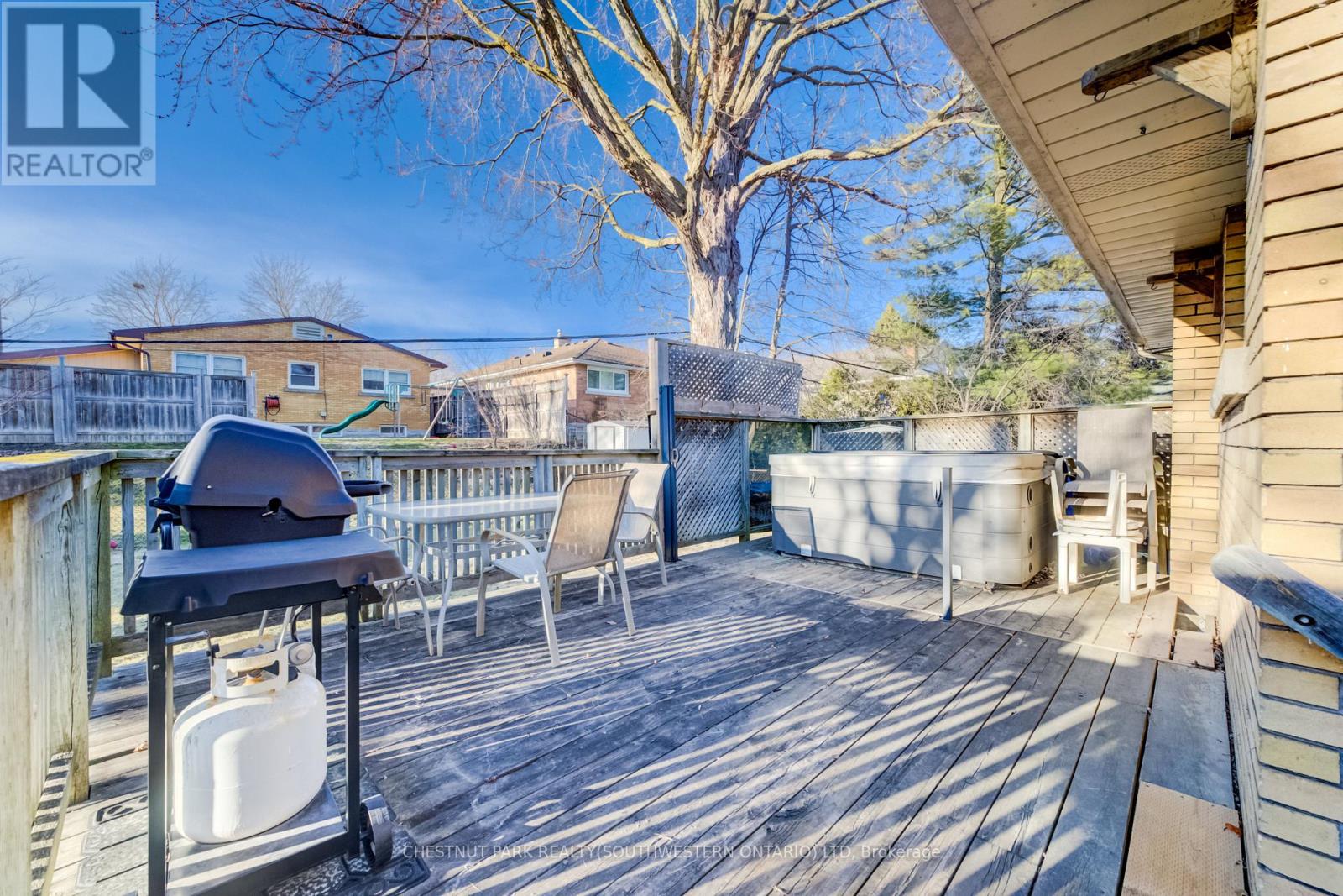 588 Krug Street, Kitchener, Ontario  N2B 1L7 - Photo 40 - X12871264