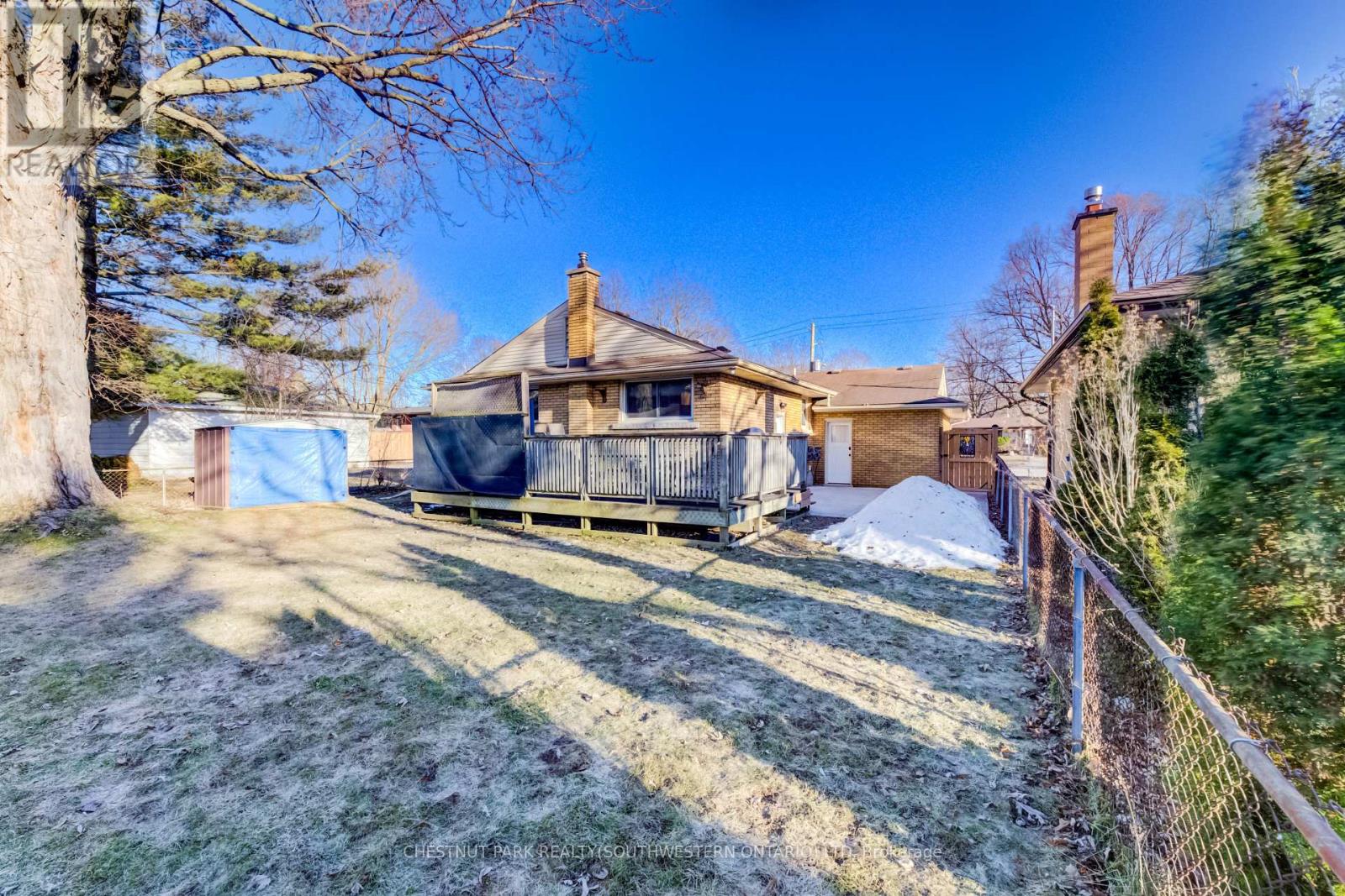 588 Krug Street, Kitchener, Ontario  N2B 1L7 - Photo 42 - X12871264