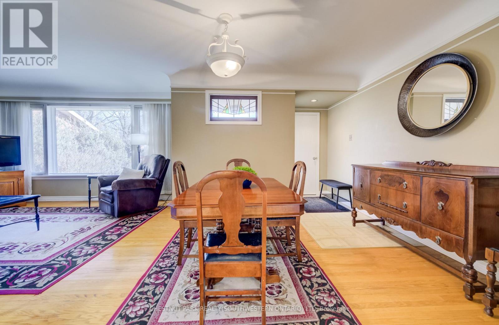 588 Krug Street, Kitchener, Ontario  N2B 1L7 - Photo 5 - X12871264