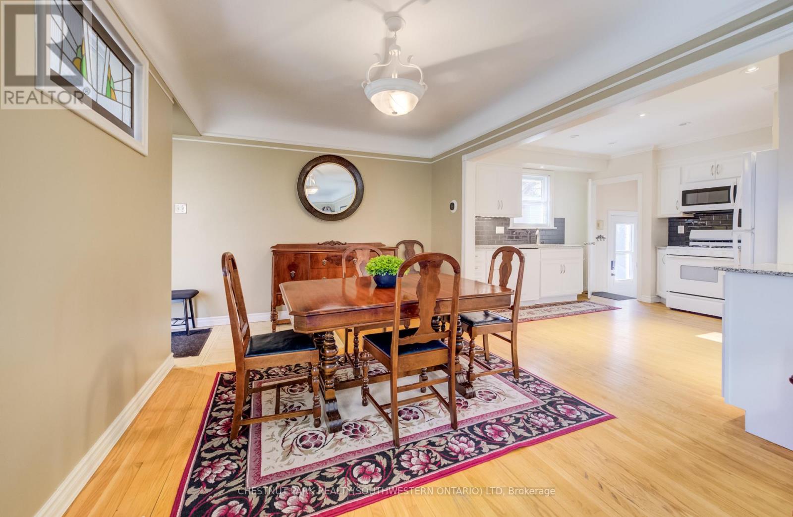 588 Krug Street, Kitchener, Ontario  N2B 1L7 - Photo 7 - X12871264