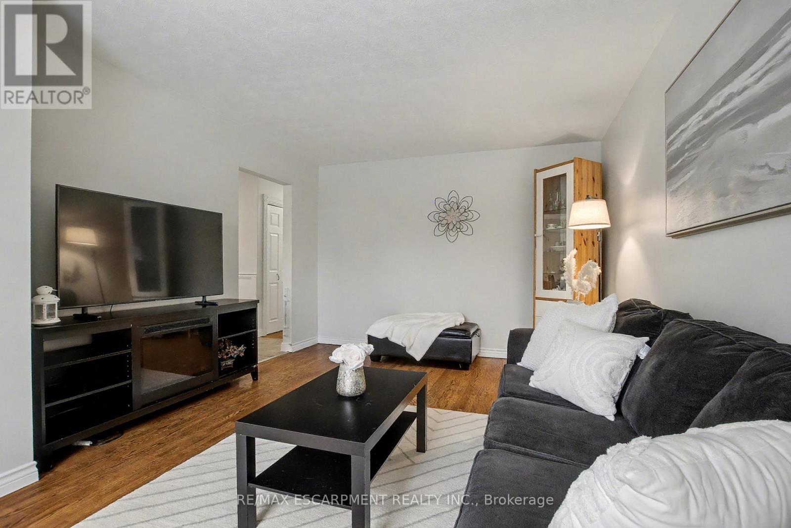 111 First Avenue, Cambridge, Ontario  N1S 2B5 - Photo 5 - X12871278