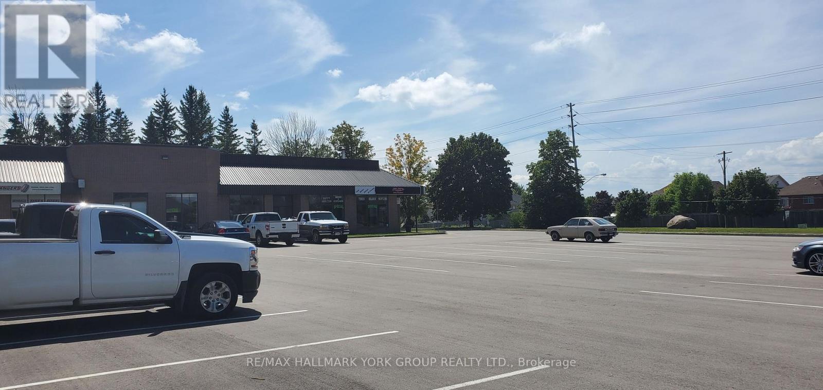 6 - 24707 Woodbine Avenue, Georgina, Ontario  L4P 3E9 - Photo 2 - N12485775