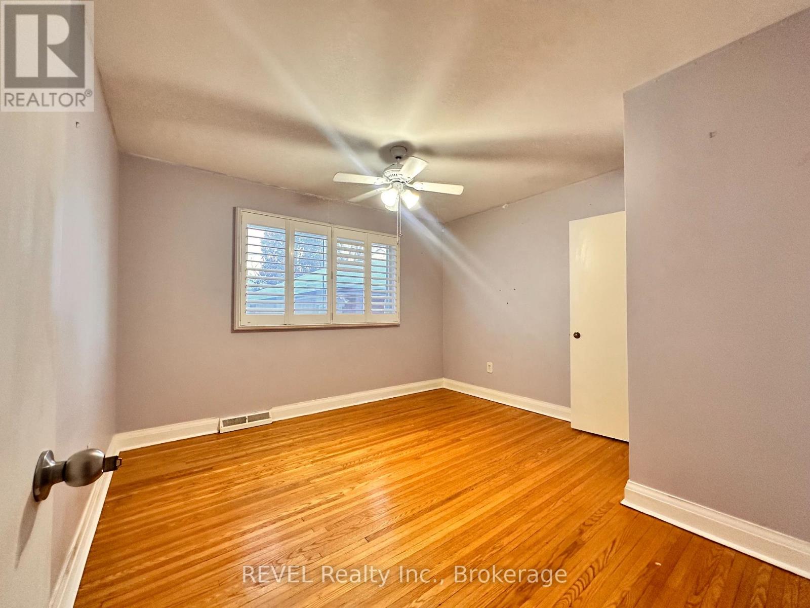 Upper - 63 Thompson Avenue, Thorold, Ontario  L2V 2N2 - Photo 6 - X12745422