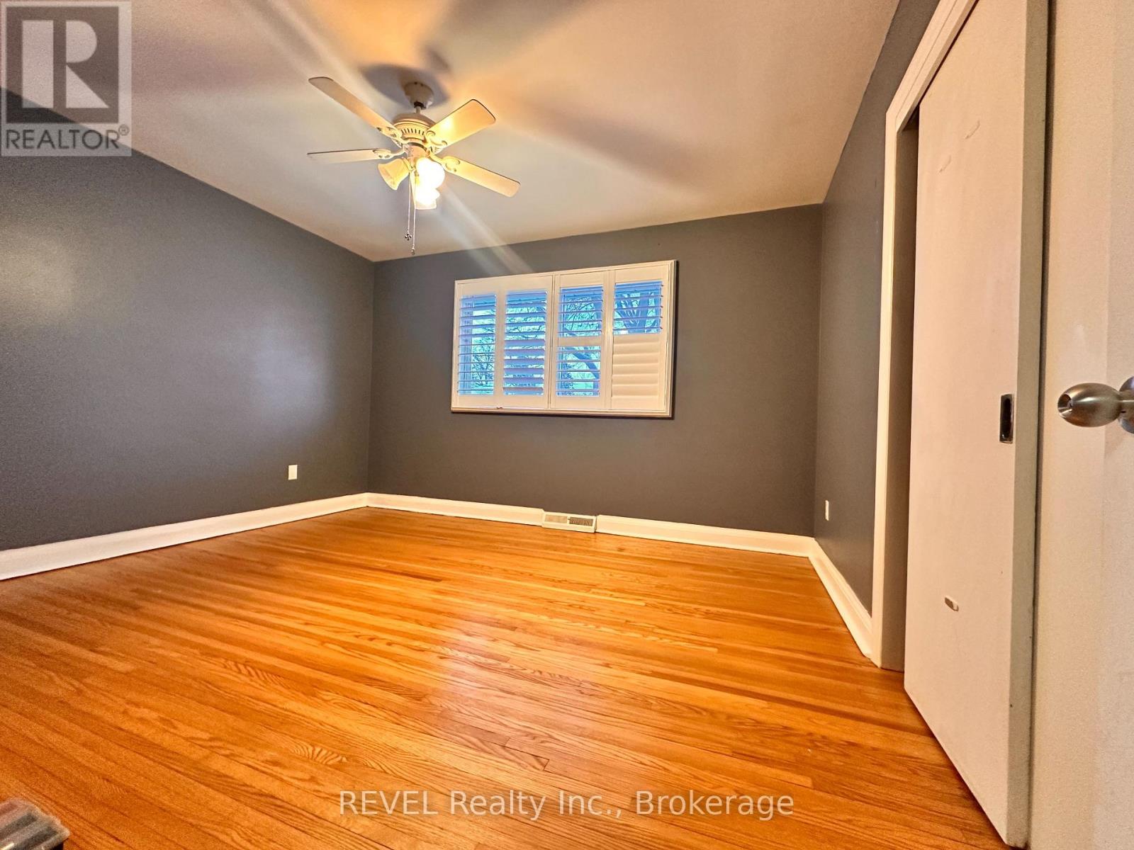 Upper - 63 Thompson Avenue, Thorold, Ontario  L2V 2N2 - Photo 8 - X12745422