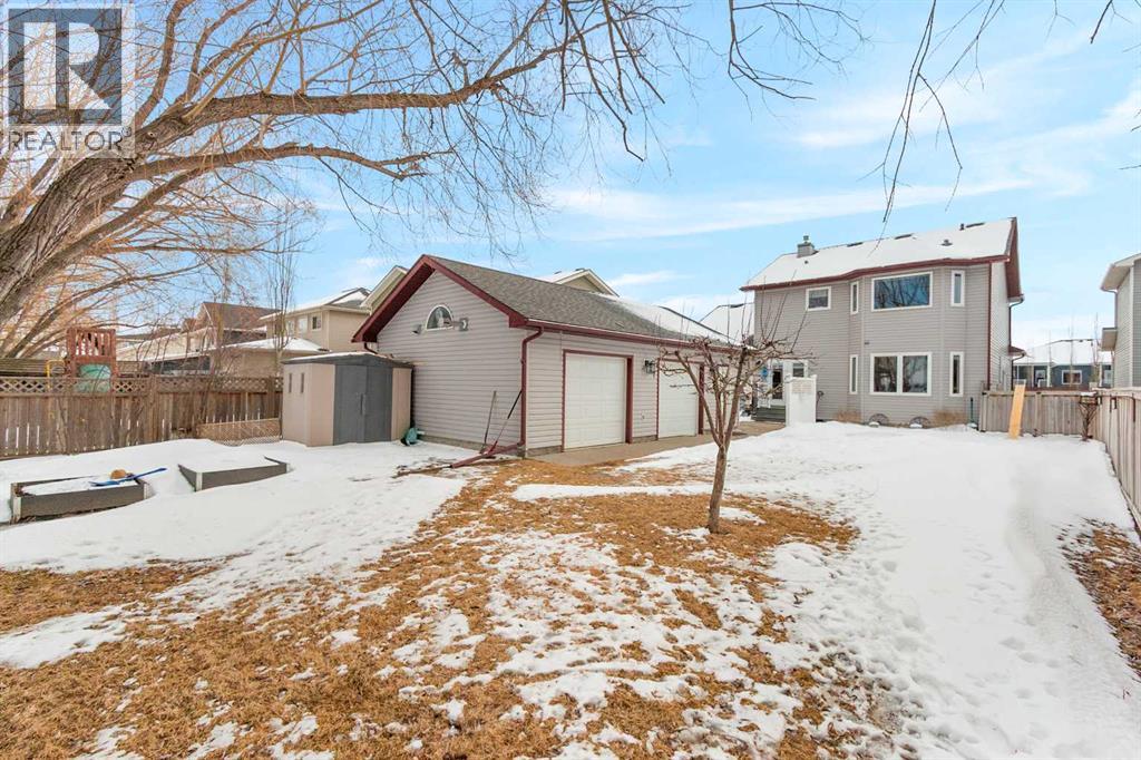 808 Stonehaven Drive, Carstairs, Alberta  T0M 0N0 - Photo 2 - A2287162