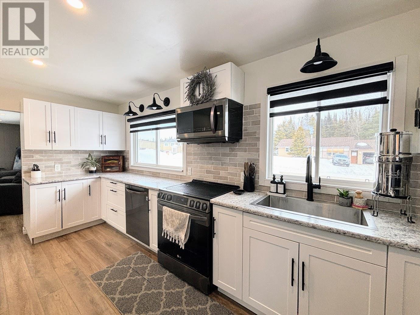 5 Steedman Dr, Marathon, Ontario  P0T 2E0 - Photo 3 - TB2600414