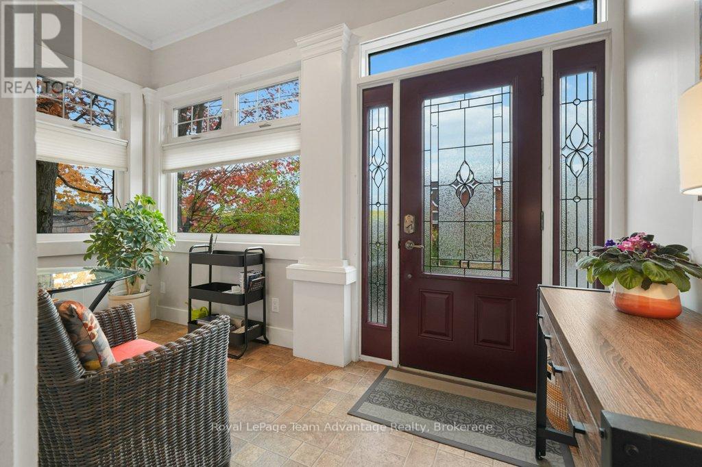 3 Belvedere Avenue, Parry Sound, Ontario  P2A 1Z8 - Photo 6 - X12609854