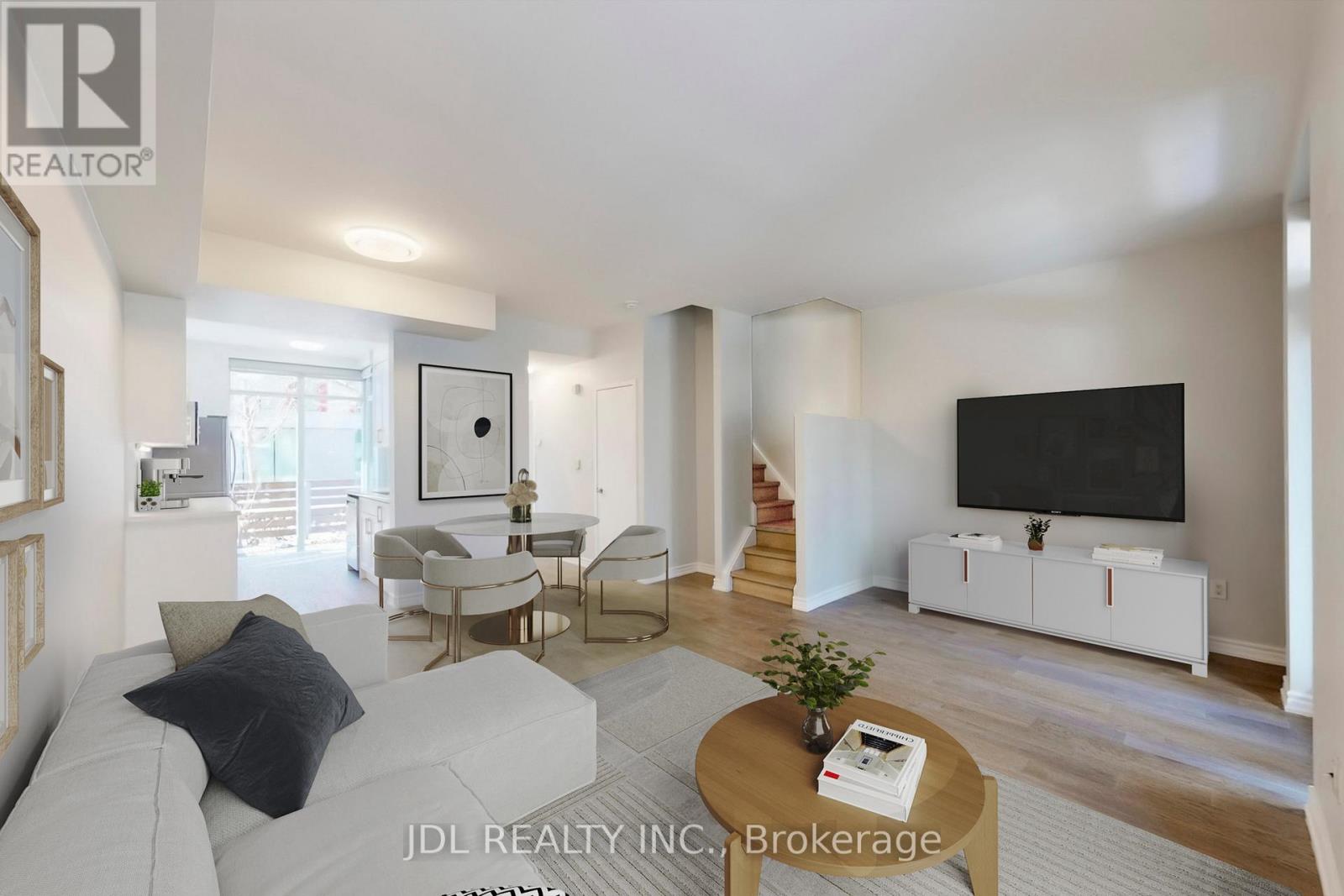 Th8 - 31 Brunel Court, Toronto, Ontario  M5V 3Y2 - Photo 2 - C12821404