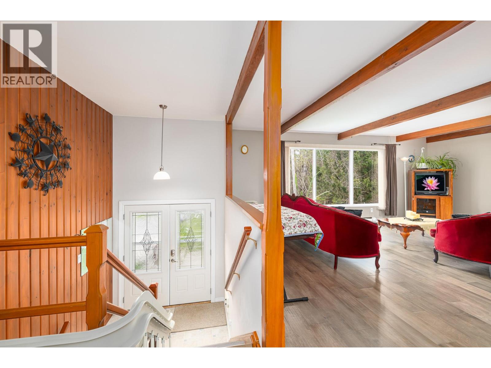 4856 32nd Street, Canyon, British Columbia  V0B 1C1 - Photo 4 - 10378434