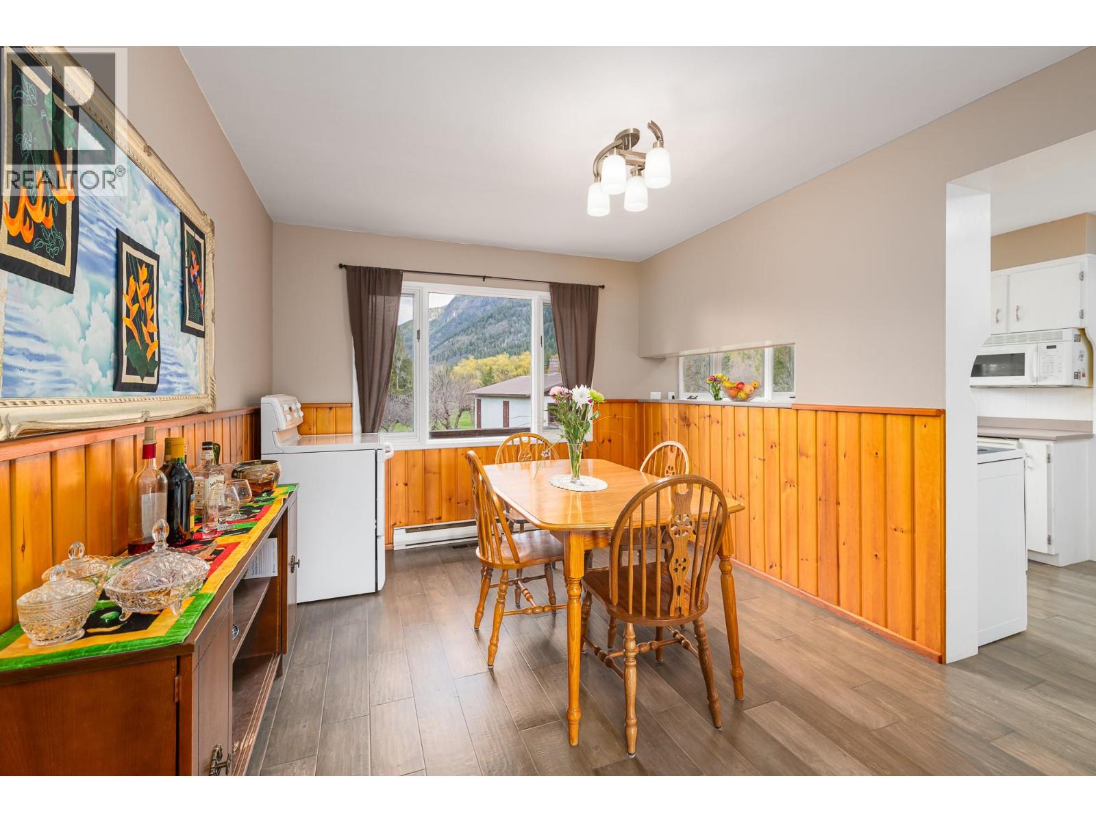 4856 32nd Street, Canyon, British Columbia  V0B 1C1 - Photo 8 - 10378434