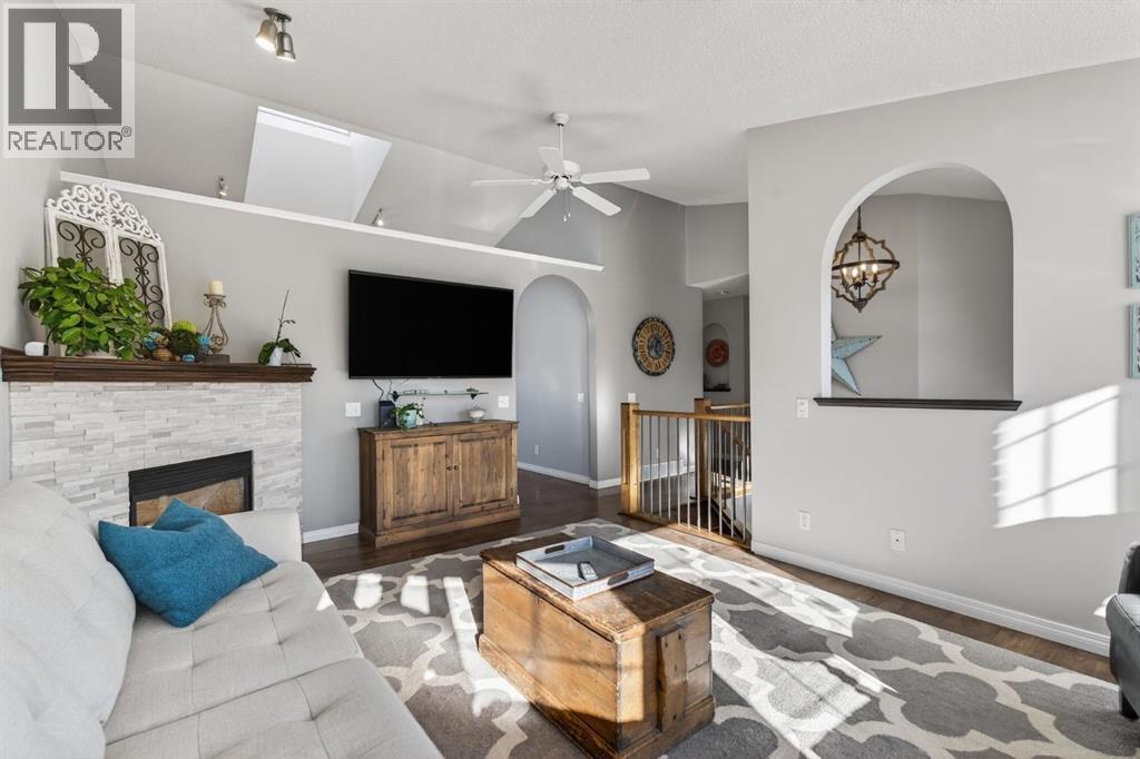 306 West Terrace Place, Cochrane, Alberta  T4C 1S3 - Photo 9 - A2291105