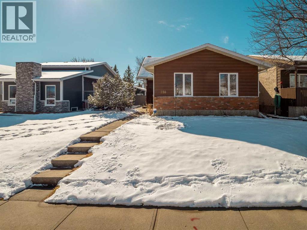 210 Jerry Potts Boulevard W, Lethbridge, Alberta  T1K 6H1 - Photo 1 - A2291548