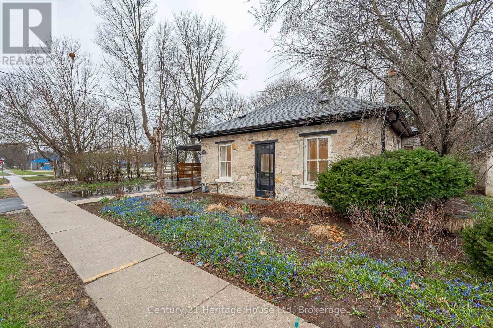 226 Exhibition Street, Guelph, Ontario  N1H 4R5 - Photo 3 - X12871398