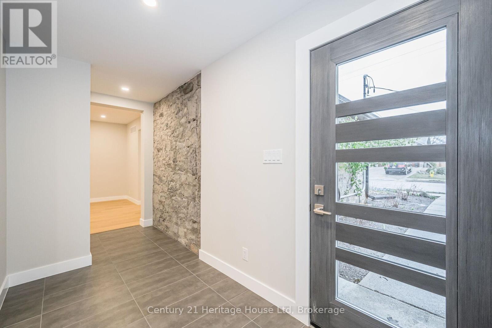 226 Exhibition Street, Guelph, Ontario  N1H 4R5 - Photo 9 - X12871398