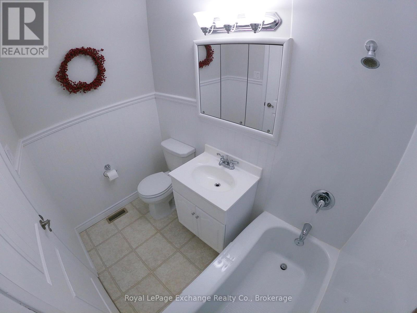 219 Kingsway Street, Kincardine, Ontario  N2Z 1G2 - Photo 25 - X12871462