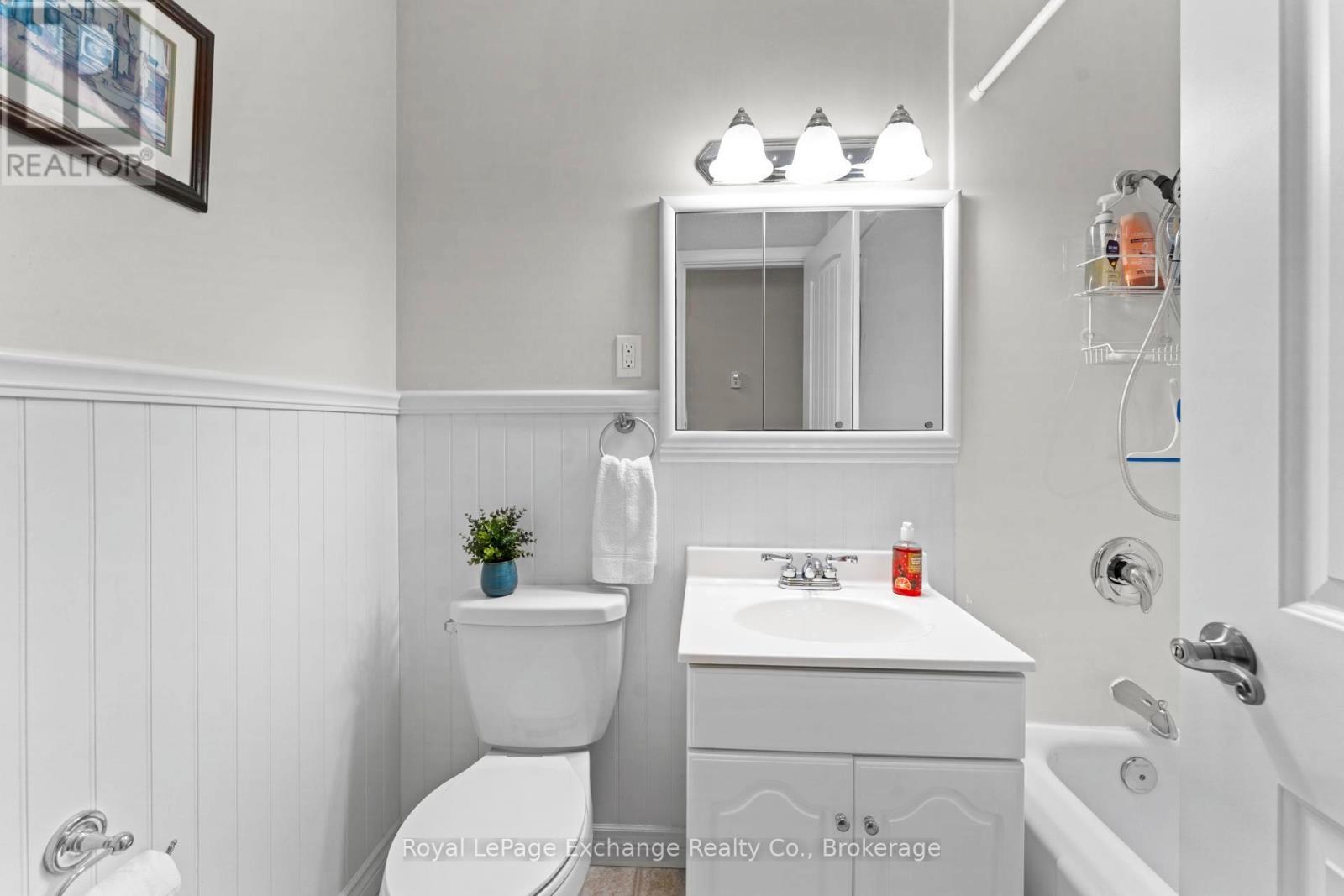 219 Kingsway Street, Kincardine, Ontario  N2Z 1G2 - Photo 26 - X12871462