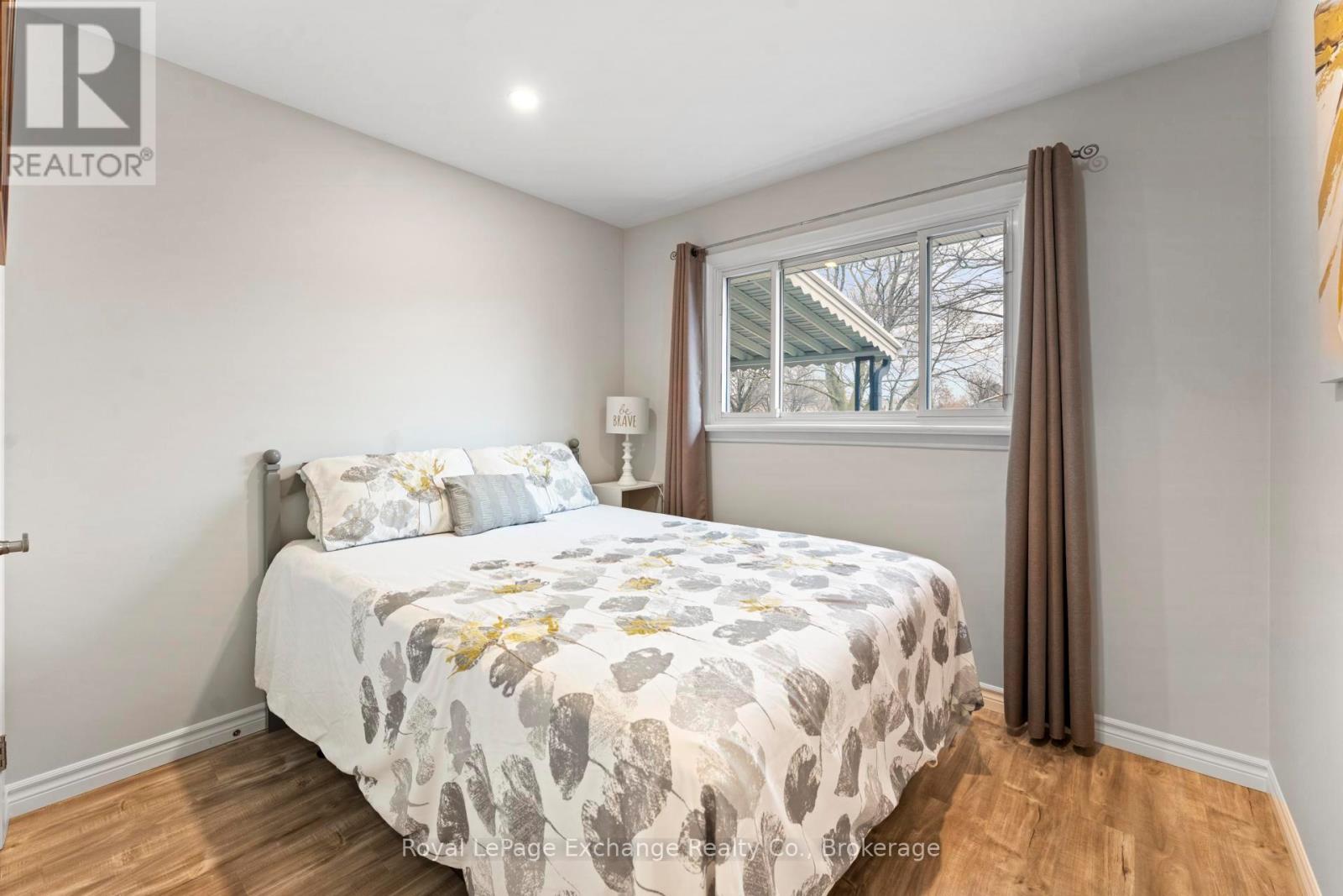 219 Kingsway Street, Kincardine, Ontario  N2Z 1G2 - Photo 31 - X12871462